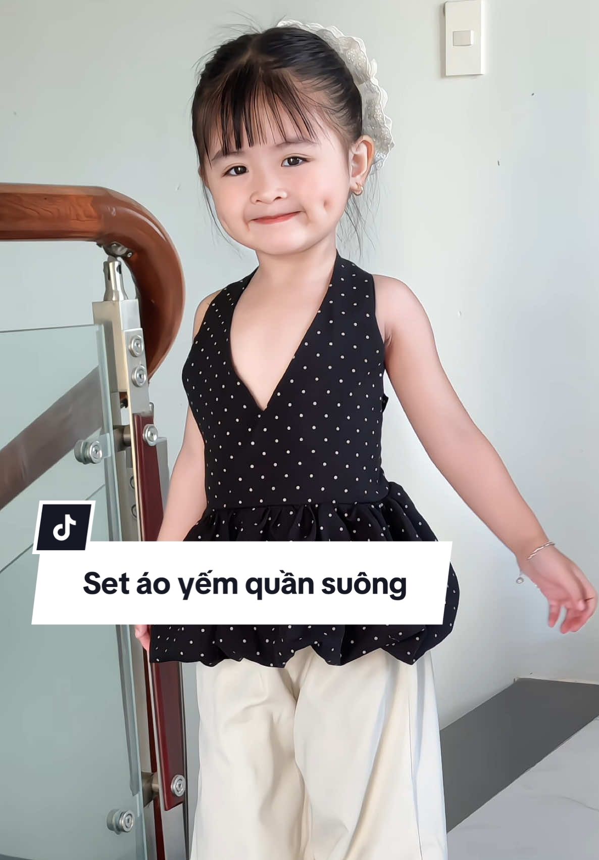 Trả lời @Mei Chi Fashion Set này quá xinhh luôn các mẹ ơiii🥰🥰🥰 #embun #thoitrangchobe #doxinhchobe #thoitrangtreem #doxinhmoingay 