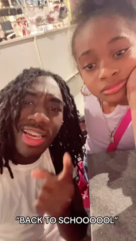 😂😂😂😂she aint like this oneeeee #mora #2rare 