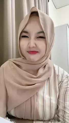 jan salfok tangannya🥲