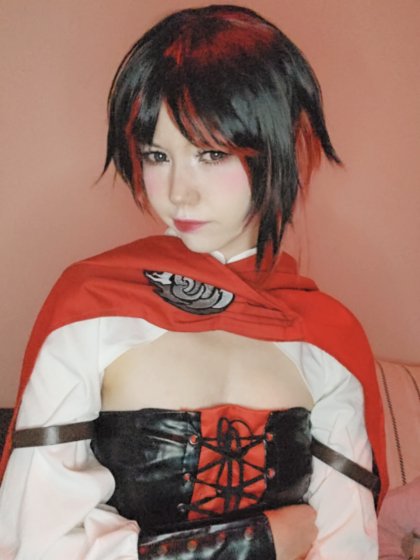 Any Yang cosplayer wanna duet this? #rubyroserwby #rubyrosecosplay #rwbyfandom #rwby #cosplay 