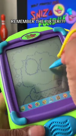 Did you have a Pixter growing up!? I remember I begged for this for Christmas!! My mom told me she had to stand in line for hours! As an artist I’ve always loved this art toys and used the Pixter a lot.  Also I remember I mistakenly called Pixar “Pixter” from time to time because they sounded so similar 🤣 I recently thought about this device and decided to repurchase it on eBay! #2000skids #2000schildhood #pixter #2000stech #2000stoys  