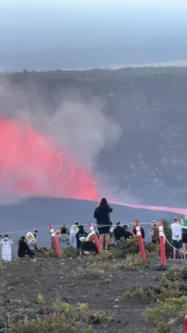 i can feel the heat thru the phone!! episode 31 was INCREDIBLE! i put up a 10 min video on youtube - TREEHOUSECHICKS - check me out! ps have you made it to the eruption at kilauea for any of the episodes during this eruption?! 🌋✨❤️ #treehousechicks #foryoupage #hawaiitiktok #volcano #episode31 
