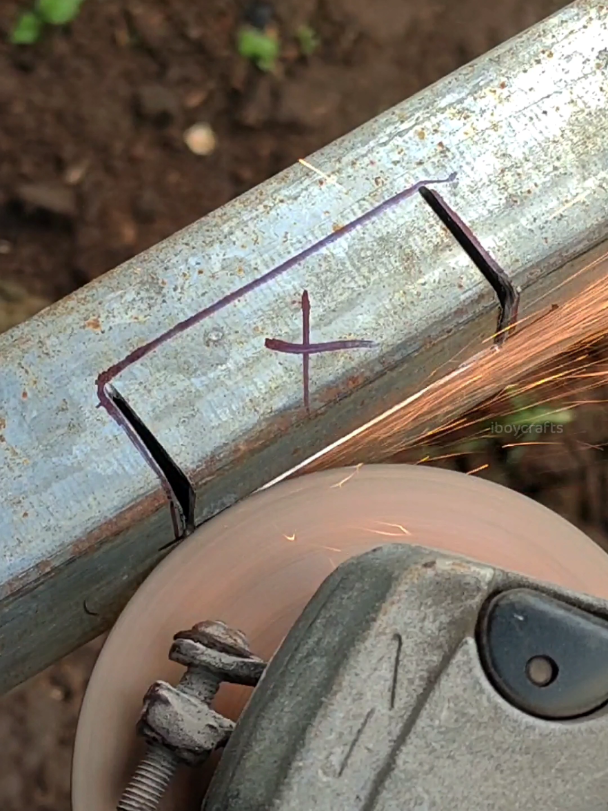 A great idea from an old welder on thin square tube metal work that not everyone knows about. #welder #welding #fabrication #metalworking #tipsandtricks 
