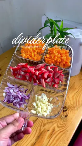 No more kabundok na plato at mangkok every food prep😂🙅🏻‍♀️👌 Hindi kana papagalitan ng nanay mo😆🤦🏻‍♀️ Kung mahilig ka rin magluto bagay to sayo! 💯 #MommyIveng #foodprep #kitchenware #plate #divider 