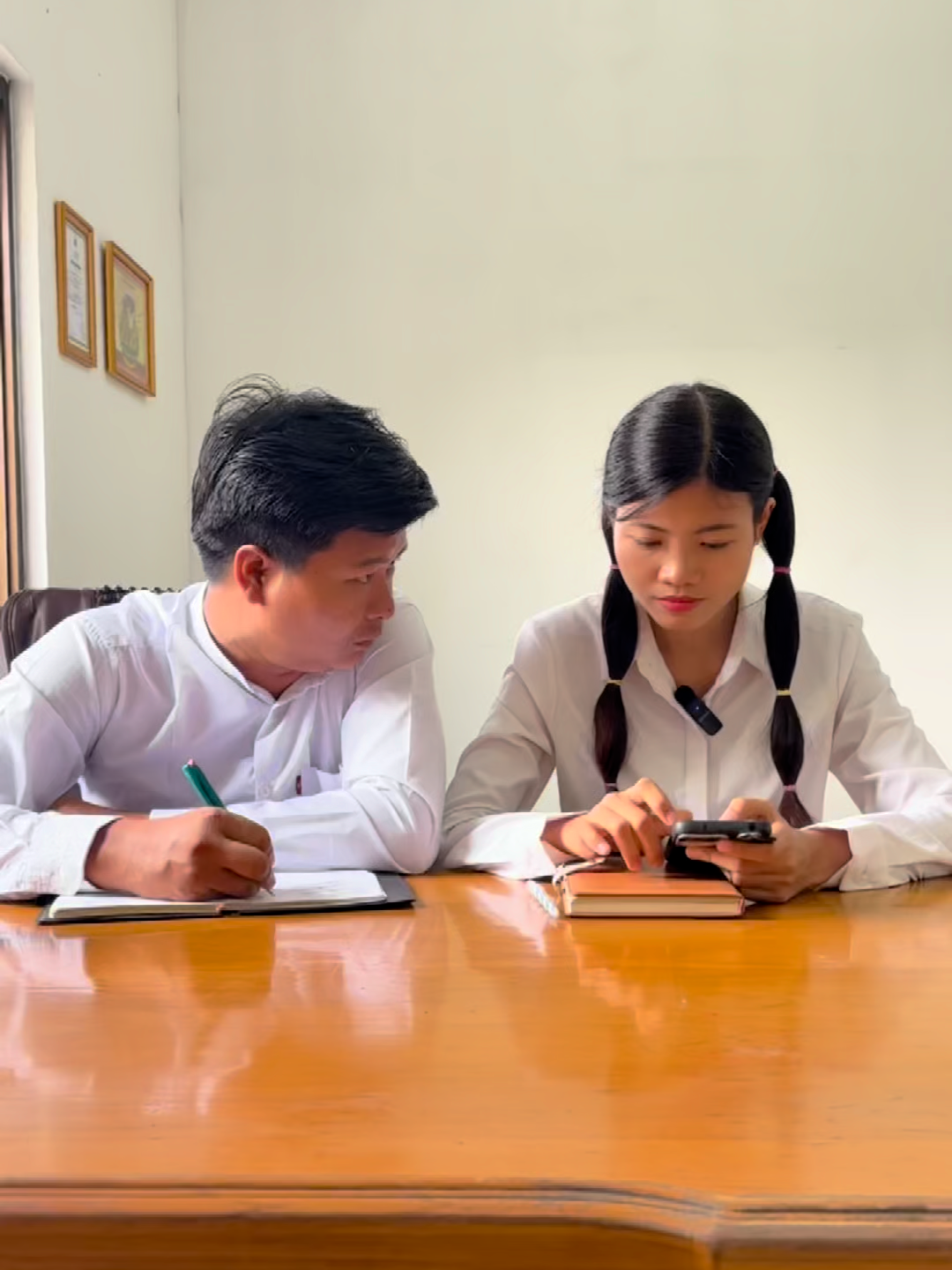 မခိုင်သိပ်တဲ့ဂျင်း🤣🤣🤣#fun #funny #foryou #fyp #comedyvideo #ရောက်ချင်တဲ့နေရာရောက်👌 #ပြည်တွင်းဖြစ်ကိုအားပေးပါ🇲🇲🇲🇲 #ဟာသလေးများ🤣🤣🤣