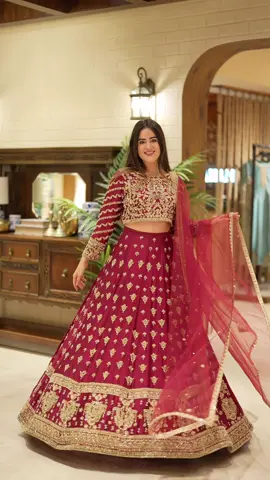 SHAHJAHAN BRIDALS 🔥🤩 #shahjahanbridals #shahjahan #foruyou #pakistanidesigner #partywear #bespoke #unitedkingdom #viral #birmingham #trendingvideo #trend #forupage #viralvideos #pakistanidress #bridal 