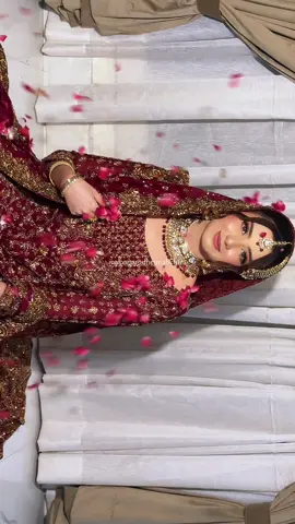 Here it is.. the complete bridal look! 👀💕 #bride #barat #bridalshoot