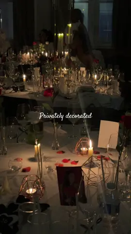 Who doesn’t like a privately decorated room ?? If this is your vibe then be sure to send us a message xx  #eventdecor #partydecorations #elegantdecor #candlelightdinner #eventdecoratorslondon 