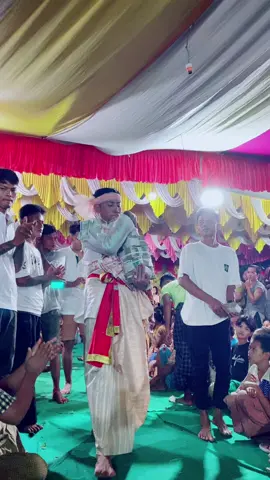 #ရွှေမိုးငွေမိုးရွာ #TUNEBAR #မကွေးမြို့ 