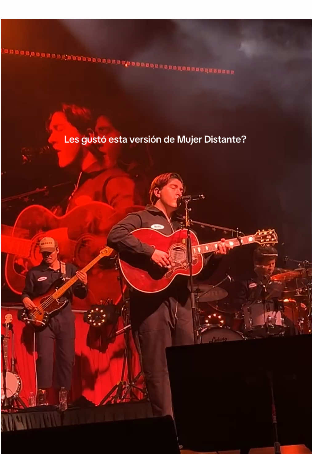 Mujer distante 🥹🫶🏼 #ultrasodadetour2025 #kevinkaarl #dallas #toyotamusicfactory @Kevin Kaarl @BryanKaarlOficial 