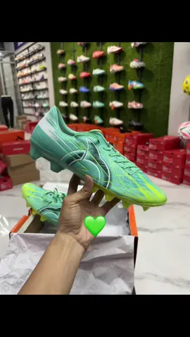 Yang Lebih Cakap Banyak Tapi Masalah Keringanan Legiov v5 juaranya  #cusport #ortuseight #catalyst #sepatubola #bolatarkamaceh 