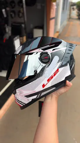 🔥CAPACETE LS2 DIGITAL BLK/WHITE 🔥 . . . - Acompanha viseira cristal ✅ - Spoiler traseiro✅ - Protetor de queixo✅ - Entrada de ar frontal ✅ - Entrada de ar superior ✅ @LS2  #amcapacetes #ls2 #digital #estilo #amcapaceteseacessorios 