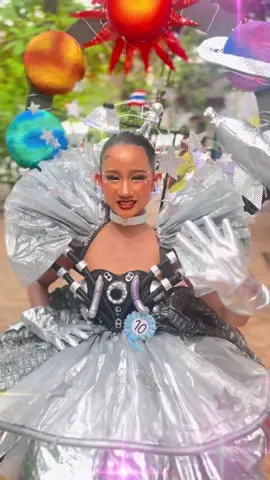 ห้องเสื้อบอลลูน🎈โคราช ☎️สายด่วน 065-8646965 Fb: nichapat suttotananiwat Page: ร้านเช่าชุด โคราช บอลลูน เมคอัฟ แอนด์ดีไซน์-โคราช 🆔 Line ID : balloon-makeup CLICK>> https://line.me/ti/p/a9J0fNbDXX#รีไซเคิล #ชุดรีไซเคิล #ชุดรีไซเคิลอลังการ #วันวิทยาศาสตร์ #ชุดรีไซเคิลวันวิทยาศาสตร์ 