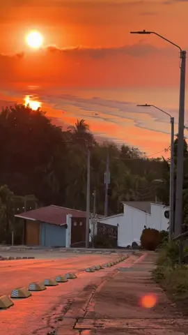🌅🌊🌴🌺Infinity, uninterrupted. where the views are endless, and you have a front-row seat 📍Vista Las Olas Surf Resort  En Playa Las Flores, El Cuco, San Miguel, El Salvador   Contáctanos En WhatsApp: 7215-2951 