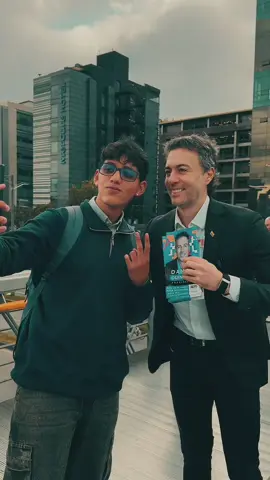 Vamos a estar cada día en la calle, con la gente por Colombia.🇨🇴 ¿A dónde quieres que vaya?