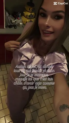 J’ai pleurer, j’ai perdu goût à la vie, je ne sortais plus, je ne mangeais plus, mais je me suis relever car une lionne ne ce laisse pas abattre par un chiens. J’y suis arriver, je suis devenu la meilleure version de moi même ! Croyez en vous les filles, une rupture n’est facile pour personne mais on se relève toujours. 