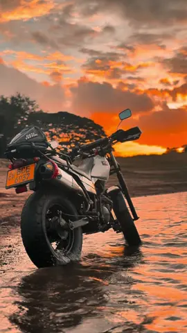 Evening fuel: sunsets.🍂 #Tw225 #FMF #kandy #srilanka 