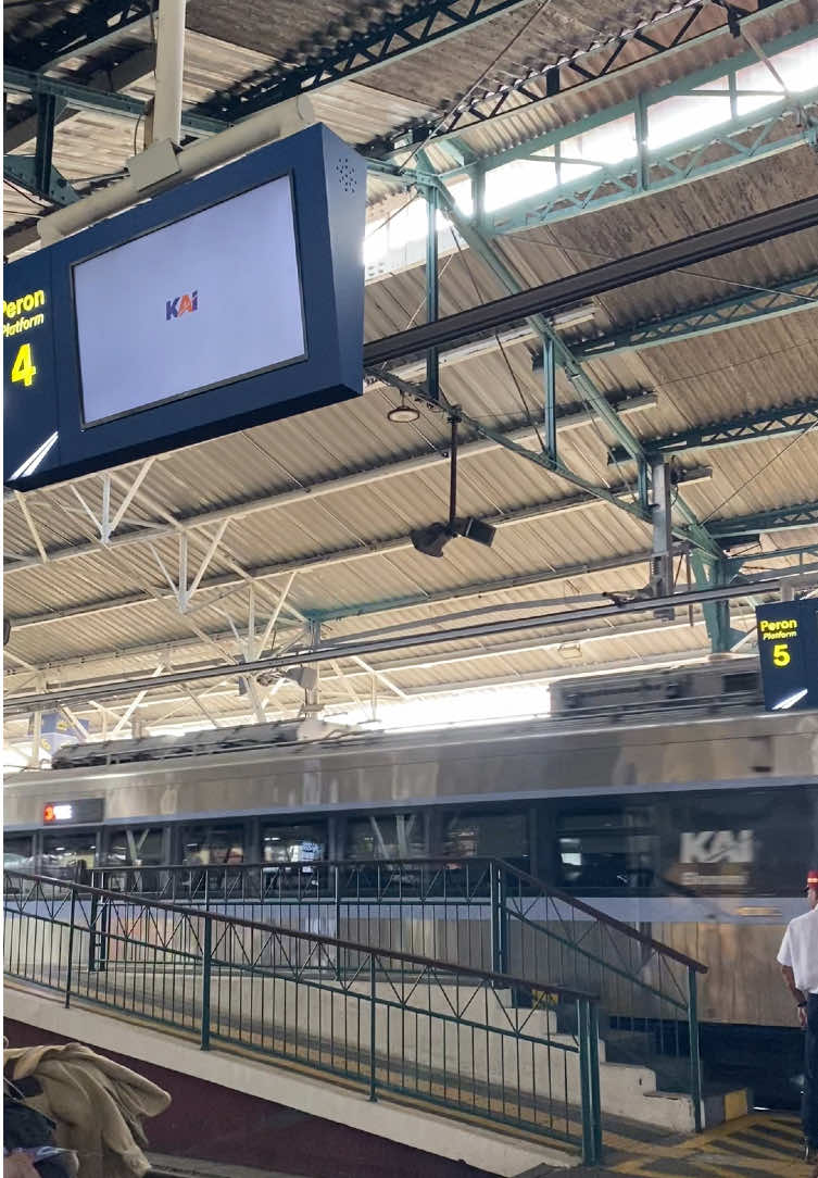 📍Stasiun Yogyakarta. @KAI121 #keretaapiindonesia #KAI #yogyakarta #yogyakartaistimewa 