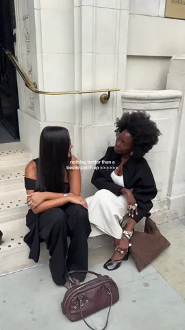 nothing beats a catch up with your bestie… @Davina Kareer @daniellejinadu 🤭 #refylashsculpt #makeup #besties #girlhood 
