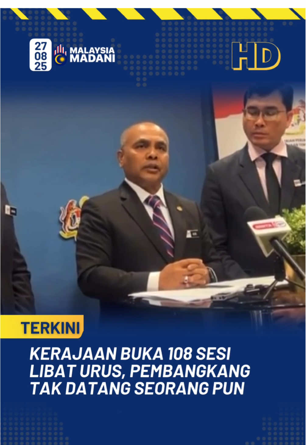 *Kerajaan Buka 108 Sesi Libat Urus, Pembangkang Tak Datang Seorang Pun* Kerajaan telah mengadakan 108 sesi libat urus dan penerangan bagi menjelaskan pelaksanaan RUU Pembaharuan Semula Bandar (PSB) kepada semua pihak berkepentingan. Setiap saluran dialog dibuka, setiap soalan dijawab dan setiap kebimbangan diberi ruang untuk dibincangkan. Bukan sekadar sesi penerangan, kerajaan turut menganjurkan lawatan tapak pada bulan Mei bagi memberi peluang kepada semua wakil rakyat melihat sendiri keadaan kawasan pembaharuan. Ahli Parlimen pembangkang turut dijemput secara rasmi. Namun, tiada seorang pun hadir. Fakta ini membuktikan kerajaan tidak pernah menutup pintu dialog, tetapi peluang yang dibuka langsung tidak disambut oleh pihak yang paling lantang menolak PSB. Soal keberkesanan bukan pada keterbukaan kerajaan, tetapi pada keengganan mereka untuk duduk semeja dan berbincang. Kerajaan memilih pendekatan inklusif dan terbuka kerana masa depan rakyat bandar lebih penting daripada politik. Sebaliknya, ketiadaan pembangkang dalam sesi libat urus menunjukkan penolakan mereka tidak datang dengan fakta, sebaliknya berdiri di atas persepsi dan andaian. #malaysiamadani #malaysiatiktok #akta #rakyat #netizen #malaysiaupdate 