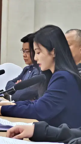 keliatan kalau orang punya aura positif, dia ketawa yang lain langsung ketularan, padahal itu yg hadir orang2 penting, suka sama lulu bisa mencairkan suasana, lop2 sekebon 💙 #bailu #白鹿 #baimengyan #foryou #fyp 