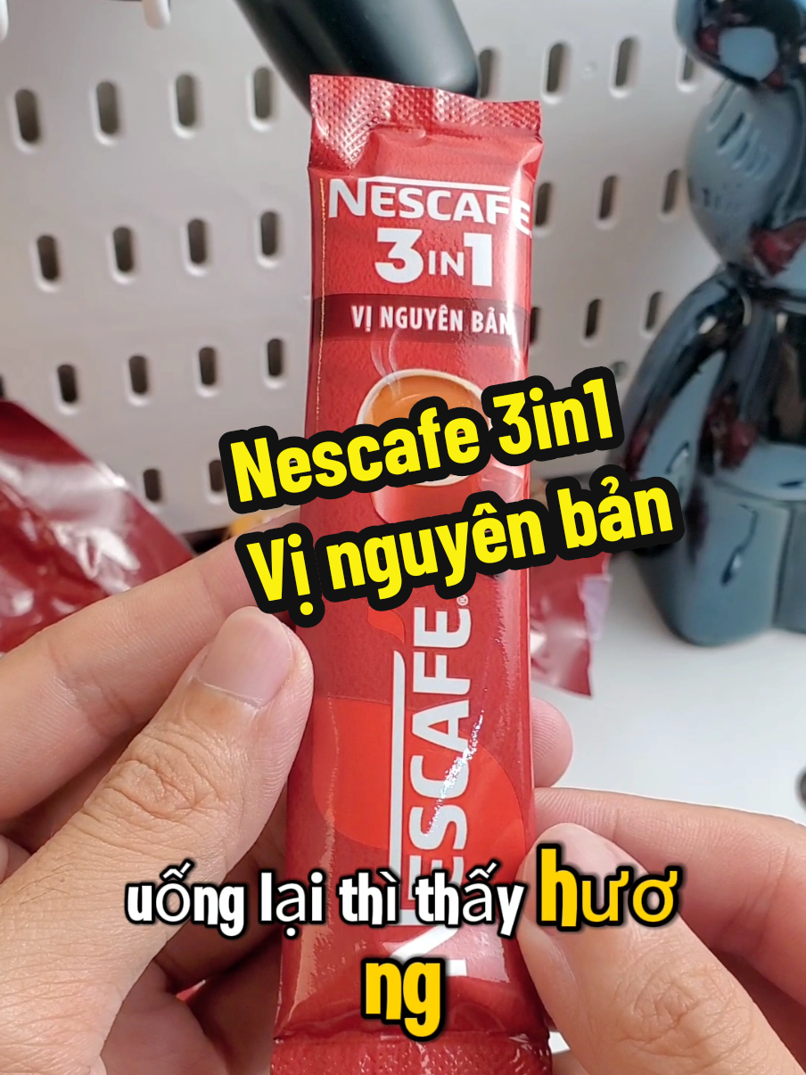Nescafe 3in1 vị nguyên bản thơm và đậm vị cà phê, tự pha cho mình 1 ly cà phê tại nhà giúp tỉnh táo buổi sáng hơn.  #duongvu101 #nescafe #nescafe3in1 #caphehoatan #caphesua 