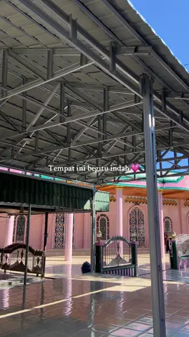 Spill kenangan indah disini😍 #mesjid #abahgurudanau #haulgurubangil #promoseruweekend #sekumpul #sekumpulmartapura #majelissholawat #gurudanau #gurudanau689 #majelisgurudanau #sekumpulmartapura❤️❤️ #abahgurusekumpul #mushollaarraudhah #fypシ゚ #viral #tanjungtabalong 