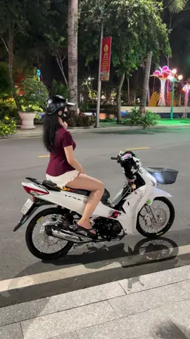 Mẹ ☺️🥰 #embedangyeu #xuhuong #wave125i_ไฟเลี้ยวบังลม #fuled125i 