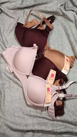 Nyaman dipakai seharian tanpa ribet! BH Lingcao A5 Original, bahan lembut, tanpa kawat, busa pas, dan bisa pilih warna 🎉 Udah jadi favorit banyak orang, yuk cobain juga sekarang 💛👇 #BraNyaman #BHLingcao #BraHarian #OOTDNyaman #KeranjangKuning