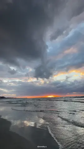 طال انشغالي وياك يا غالي 💗💗💗🥹 #explore_اكسبلورر #sunsetbeach 