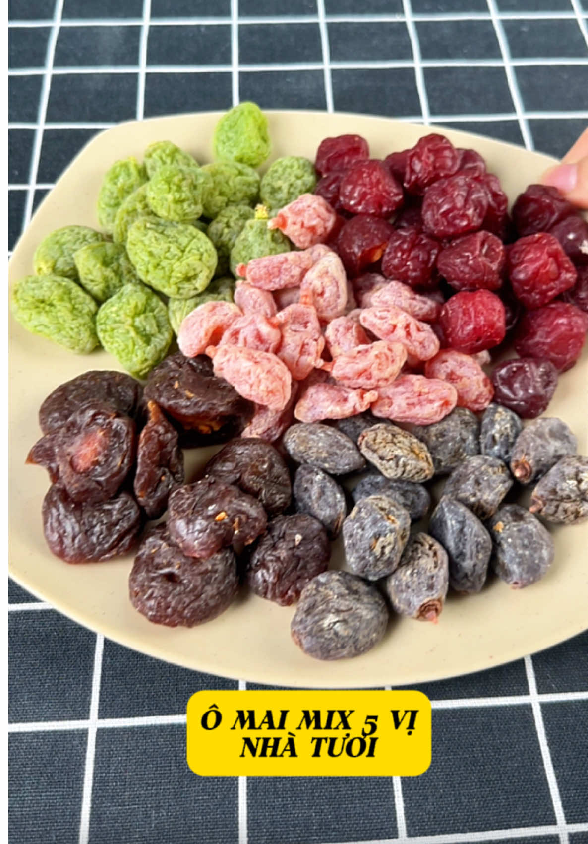 Ô mai xí muội mix 5 vị tuyển chọn Nhà Tươi, vị chua chua ngọt ngọt, mềm dẻo giòn tuỳ loại, ăn ngon mà không bị ngán và giúp sạch miệng #lethidiemmy97 #LaMyDay✨ #omaiximuoi #omaiximuoimix5vi #omaiximuoichuangot  @Là My Đây✨  @Là My Đây✨  @Là My Đây✨ 