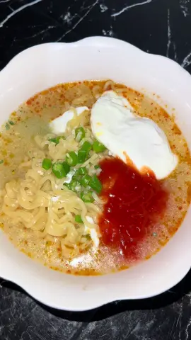 Musim hujan tibaa~ udah waktunya indomie rebus tampil 😎 #mie #hacks #fyp #cooking 