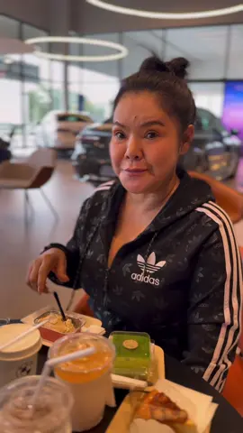 ได้ข่าวว่าขนมที่นี่อร่อย 🚗 ก็เลยแวะมาชิมซะหน่อย อร่อยจริงว่ะ เดี๋ยวพรุ่งนี้มาใหม่ดีก่า... 😋 #อาภาพรนครสวรรค์