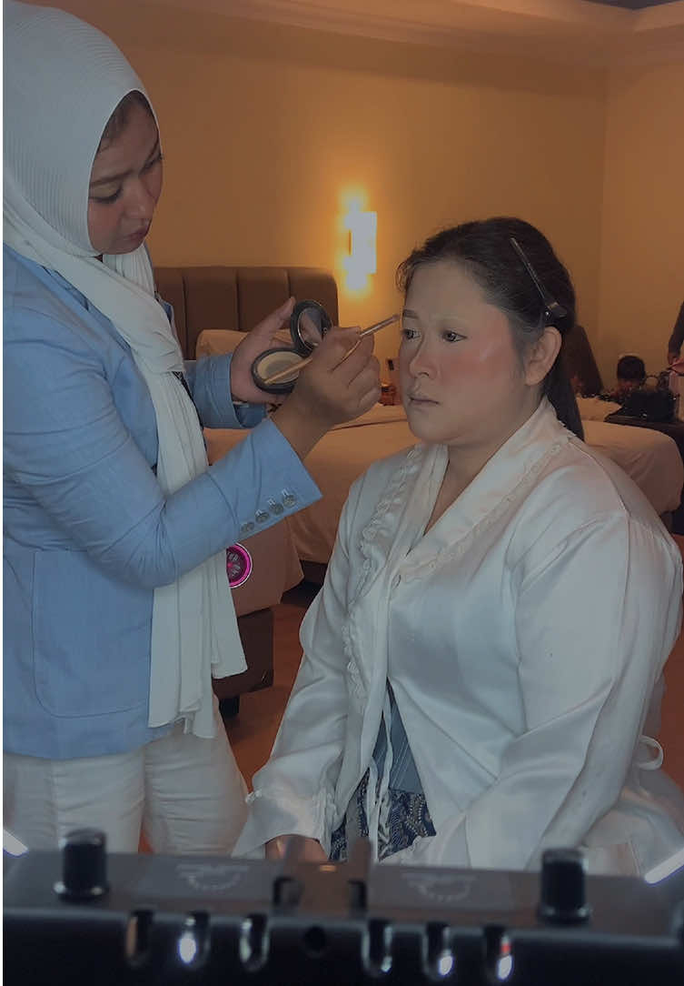 Cinematic dulu ah 🫣💗 #makeup #makeupartist #makeuptrend #cinematic #weddingmakeup #pengantincantik #muajabodetabek #muajakarta #annawedding 