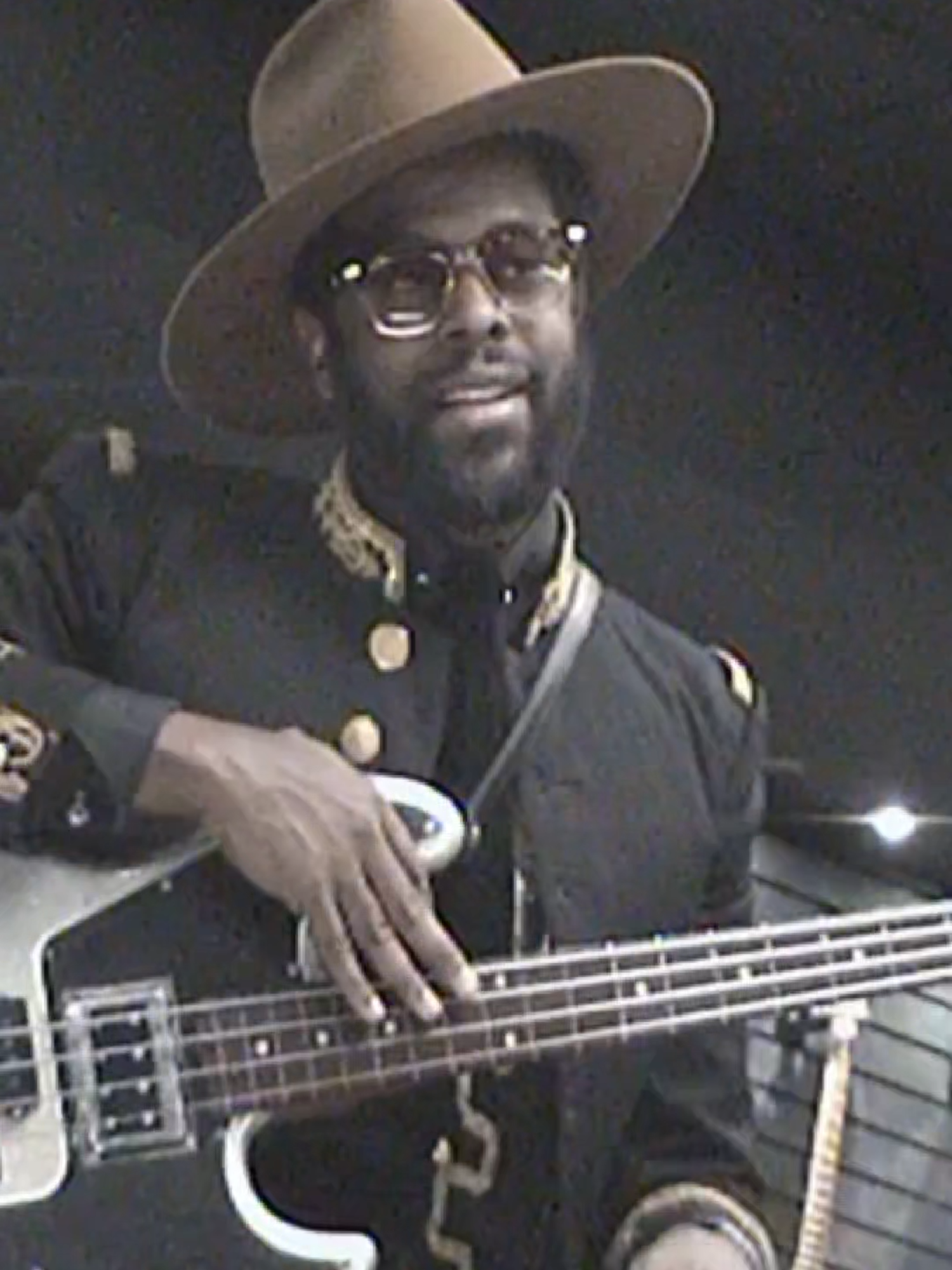 Step inside the Fender Custom Shop with Adrian Younge and his Limited Edition Masterbuilt Adrian Younge Jazz Bass. Learn more at the 🔗 in bio. #Fender #FenderGuitars