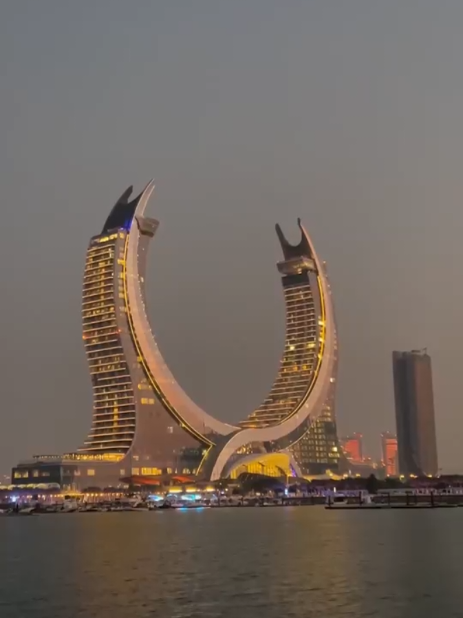 🌜🫶.           #foryou #foryoupage #viralvideo #qatar 