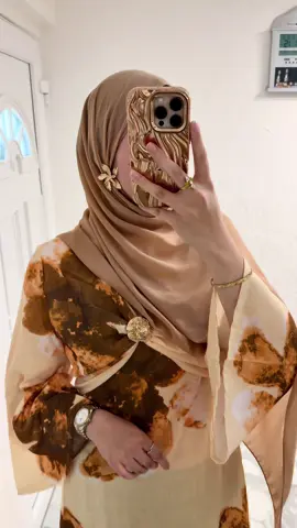 Such a gorg dress, I’m obsessed!!! @BERBISH 🍁🍂 #modestfashion #fyp #outfitinspo #hijabi #tiktokmademebuyit 