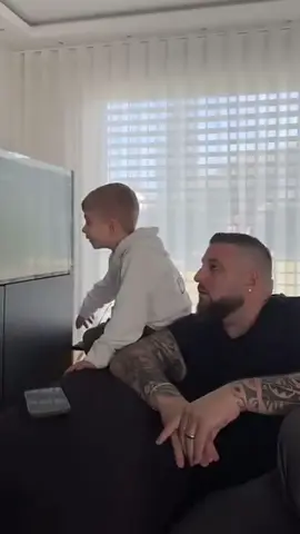 Le nouvel aquarium dans la famille ! #nicocaponecomedy #mattia #aquarium #poisson #FamilyFun 