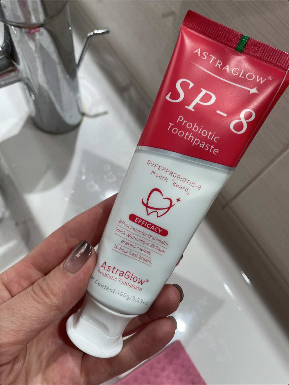 Meine Erfahrung mit der AstraGlow SP-8 Zahnpasta ✨ Ich nutze die Zahnpasta nun seit einiger Zeit und bin begeistert: fluoridfrei, mit 8 Superprobiotika und einem langen frischen Atem. Sie fühlt sich angenehm an, schmeckt mild und sorgt für ein wirklich sauberes Mundgefühl. Eine tolle natürliche Alternative für die tägliche Mundpflege! 🌿🦷 ⭐️⭐️⭐️⭐️⭐️ #HealthySmile #NaturalCare #ProbiotischeZahnpasta #FreshBreath #dentalcare 