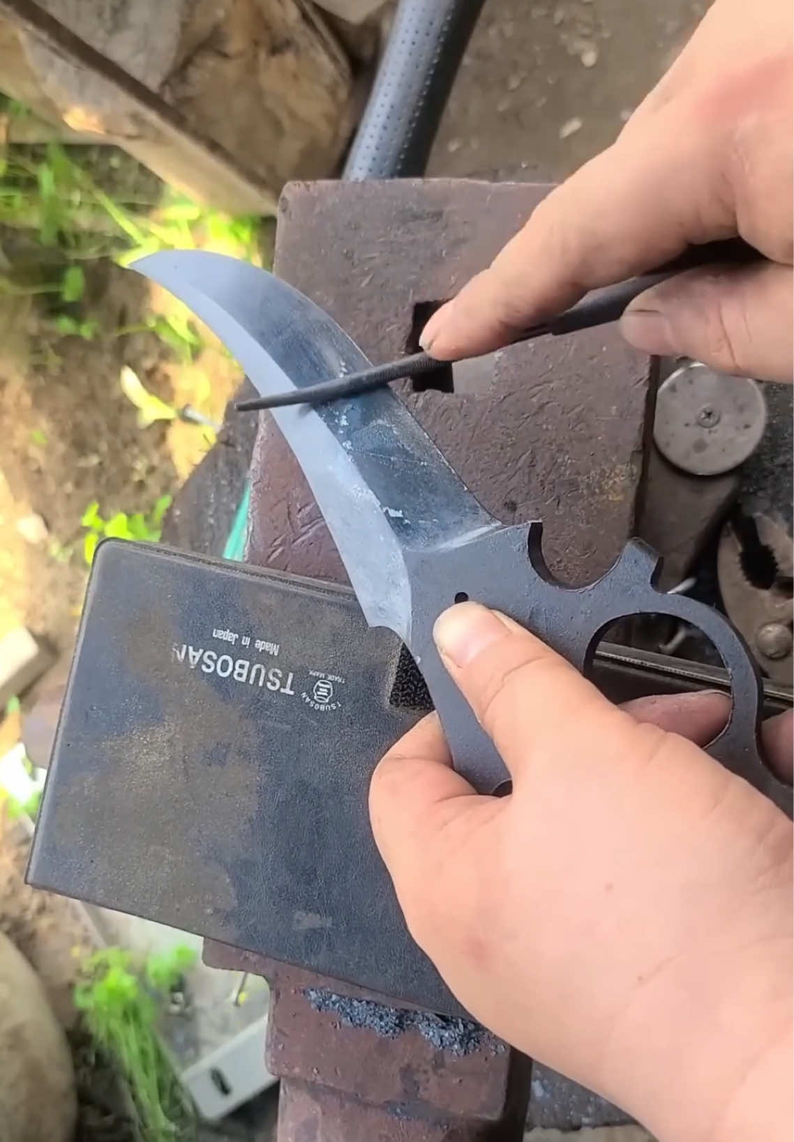 This Knife is The Result of An Unsuccessful Attempt to Imitate a Knife Costing Over $100,000 #fyp #smith #made #DIY #knife 