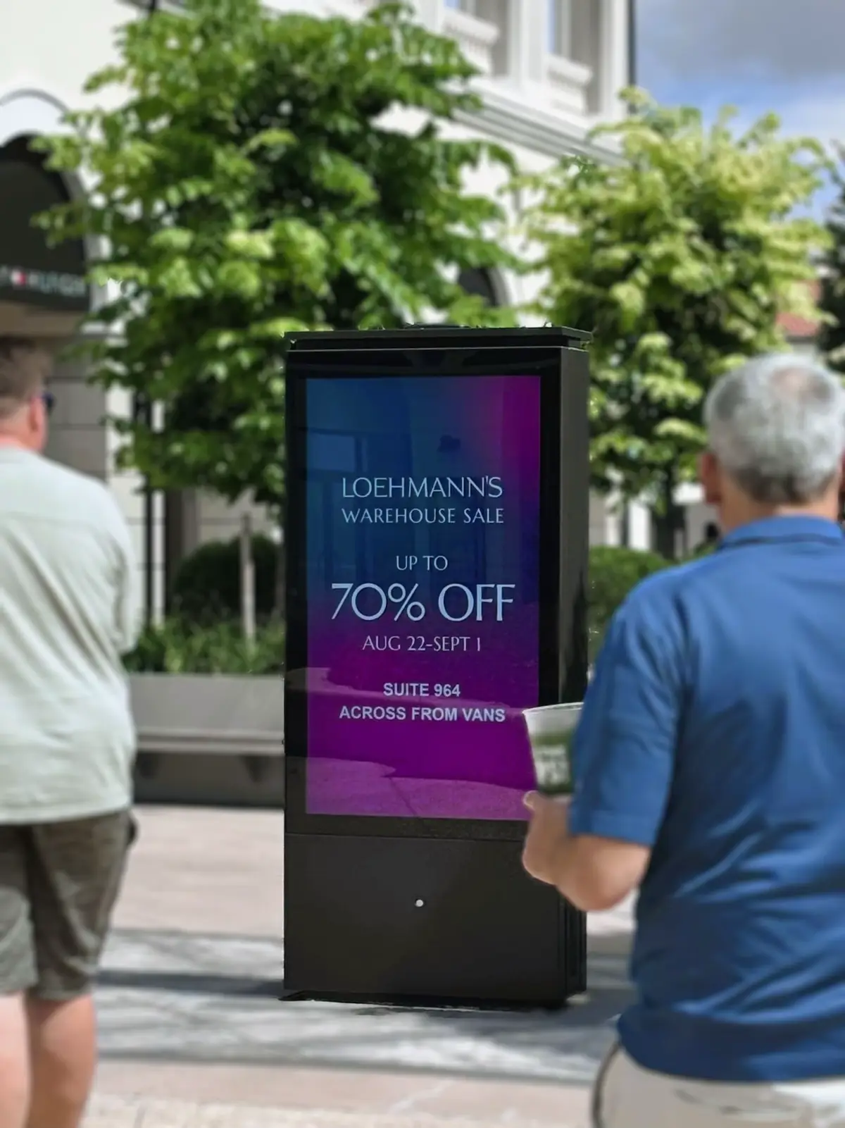 The Loehmann’s Warehouse Sale has been happening all week in Long Island, and items are going fast- lucky for you, we’re restocking new products all day, every day😊 Shop amazing luxury brands at up to 80% off like Gucci, Saint Laurent, Balenciaga, D&G, Loewe, Fendi, Celine, and soooo many more! We’re only here until September 1, so don’t miss it! Location: Tanger Outlets, Deer Park Long Island When: Until September 1, following mall hours #loehmanns #loehmannssale #sale #longislandny 