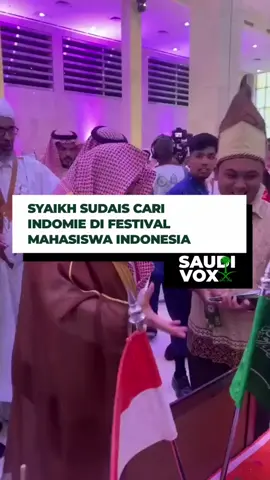 Syaikh Sudais Cari Indomie di Festival Mahasiswa Indonesia Riyadh, April 2024 – Imam Masjidil Haram, Syaikh Abdurrahman As-Sudais, mencuri perhatian publik saat menghadiri konferensi internasional di Riyadh.  Dalam kunjungannya ke stand mahasiswa Indonesia, Syaikh Sudais dengan santai bertanya, 