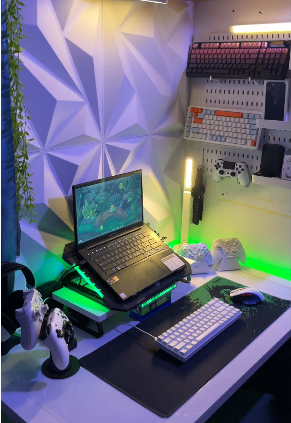 Tutor sinematik coo bingung gw🥲    #setup #setuplaptop #desksetup #kamaraesthetic #sinematik 