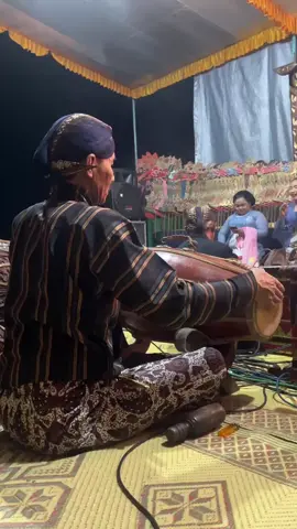 Ki Radyo Harsono #wayang #wayangkulit #wayangjawa #budaya#budayajawa #budaya #budayaindonesia #karawitanjawa #uyonuyongendingjawa #fyp #foryoupage #trending