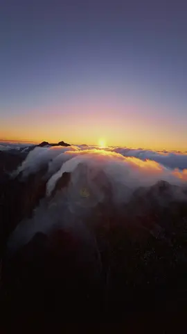 This isn’t a sunset…it’s a dream ✨ #fpv #fpvdrone #madeira 