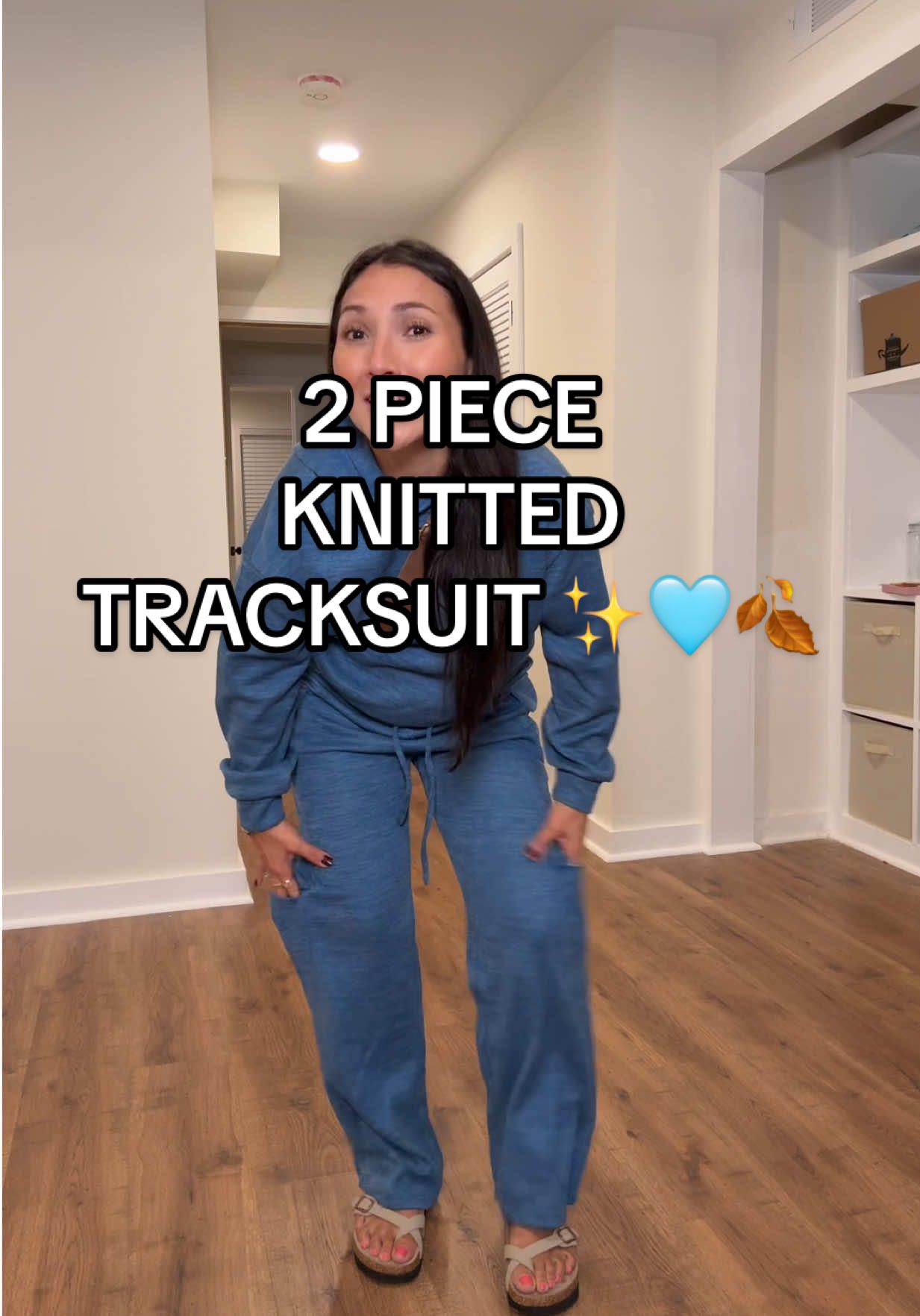 🍂🩵✨Perfect school drop off two piece set. @PrettyGarden #momstyle #momoutfit #twopieceset #tracksuit #falloutfits 