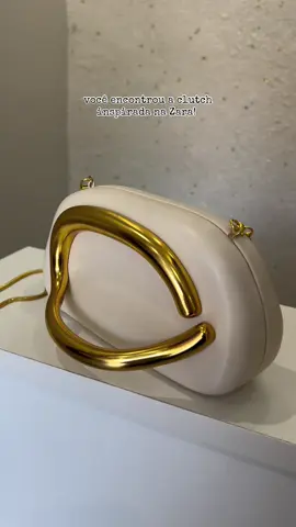 Inspiração (idêntica) da Zara! ✨🤌🏻 Disponível apenas na cor preta!  Enviamos para todo o Brasil!  🏷️R$179,90  #clutch #zara #bolsasfemininas #lojaonline #inspiration 
