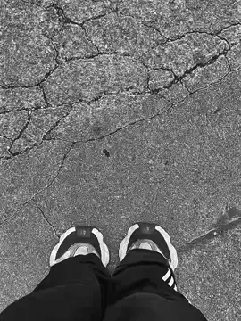 Walk #balenciaga #balenciagacargosneaker #walking #fyppppppppppppppppppppppp #fyp 