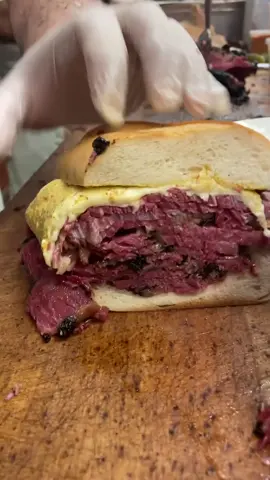 Katz’s Delicatessen  📍New York, USA 🇺🇸 @Katz’s Delicatessen  Katz’s Delicatessen, a New York City icon since 1888, is famed for its hand-cut pastrami on rye and old-school deli traditions. Located on Manhattan’s Lower East Side, it gained worldwide fame with the “I’ll have what she’s having” scene from When Harry Met Sally. Each week, they serve over 15,000 pounds of pastrami, along with corned beef, knishes, and matzo ball soup, all prepared using century-old techniques. With a Brooklyn outpost and global delivery, Katz’s remains a must-visit landmark for anyone craving an authentic New York deli experience.