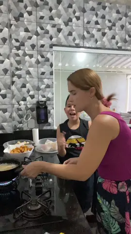 #musica #humor #comer #salgado #coxinha #mae #filhos #gemeos 